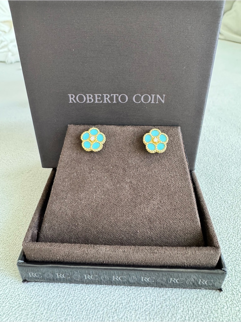 Roberto Coin Daisy Diamond and Turquoise Stud Earrings in 18k yellow gold